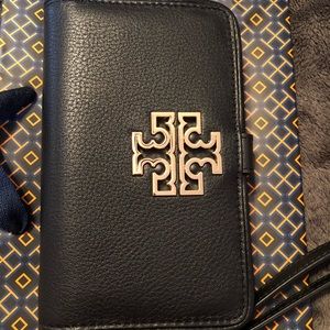 Tory Burch phone wallet
